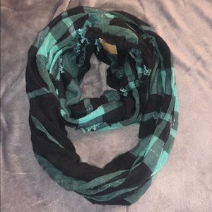 NWT Women’s American Eagle infinity scarf